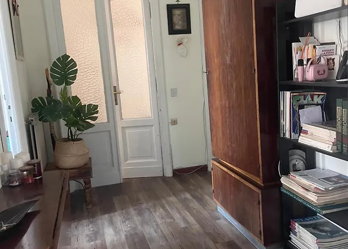 Sunny Apartment In Central Rome